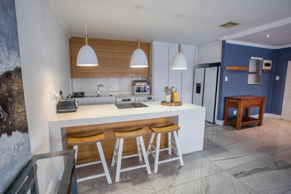 At The Point - Palatial Private Penthouse Durban