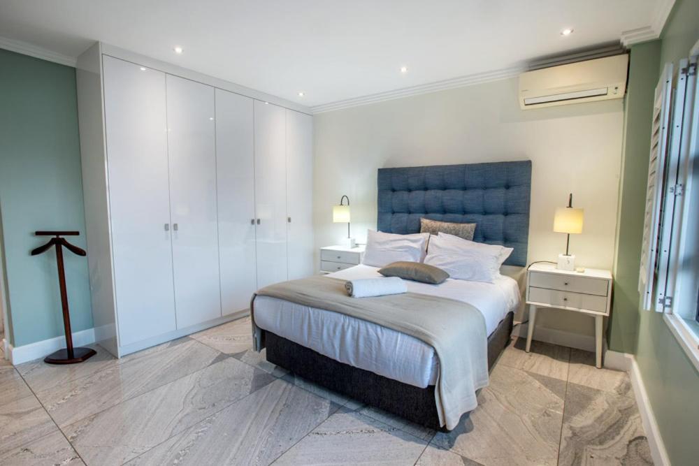 Apartamento At The Point - Palatial Private Penthouse *